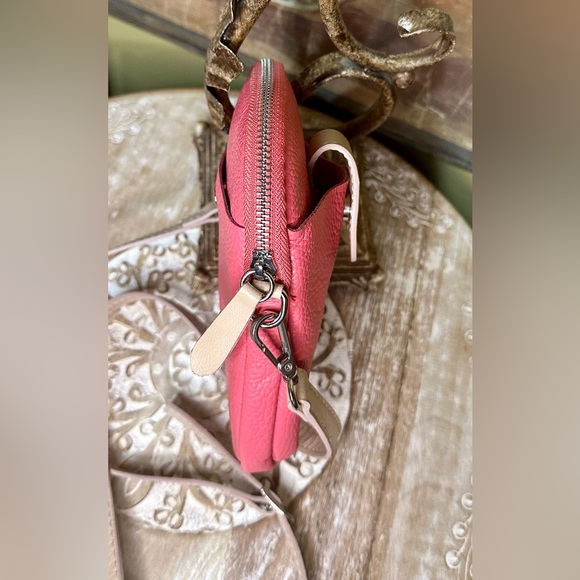 EUC Davinia Firenze Pink Pebbled Italian Leather Small Crossbody - Picture 3 of 9